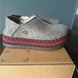 UGG Women’s ReFelt Tasman Slipper - Size 6 - Never Worn